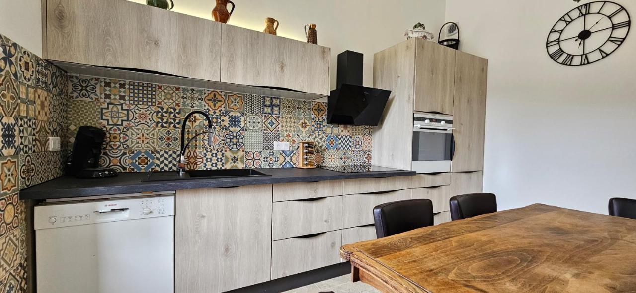 Bel & Ancien Appartement T3 Renove Dans Sartene Eksteriør bilde